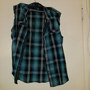 Short sleeve plaid button up shirt